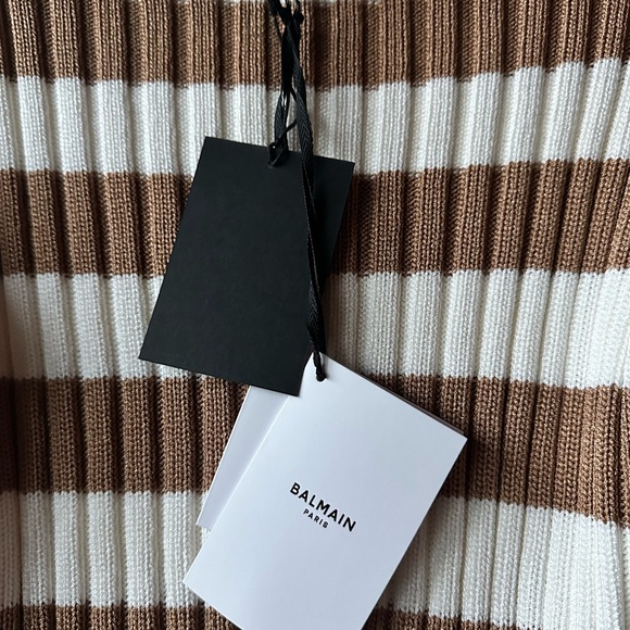 NWT Balmain Striped Cropped Sweater – Size 38 
RARE FIND | SOLD OUT STYLE - Picture 2 of 3